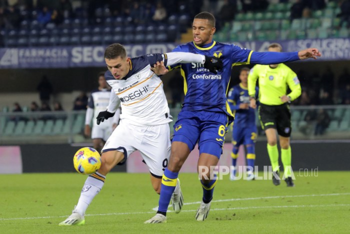 PADANG MEDIA - Lecce vs Verona, Salentini Tekuk 9 Pemain Gialloblu