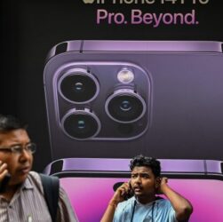 Usai china iphone tak berdaya di india dikeroyok xiaomi dan samsung