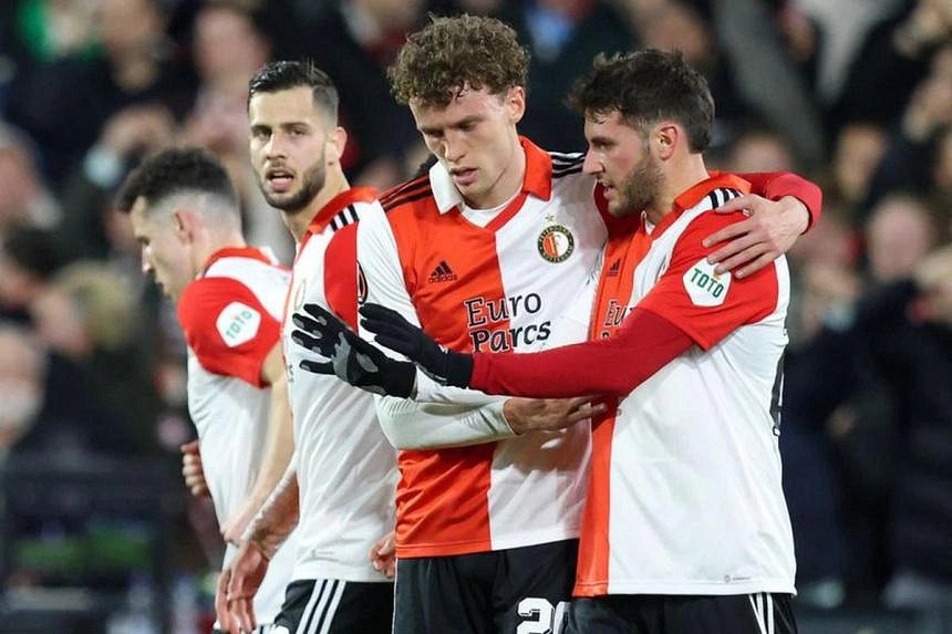 CHUTOGEL - Kinerja lini belakang Feyenoord di laga ini