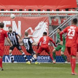 PADANG MEDIA - Hasil FC Twente vs Heracles Almelo di Liga Belanda 2024-2025