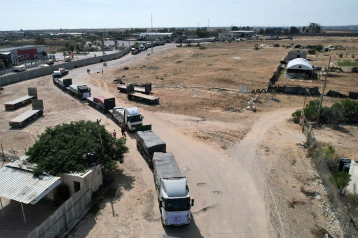 Mesir siagakan tank jelang masuknya truk bantuan kemanusiaan ke gaza