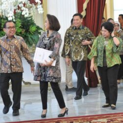 Pansel serahkan 10 besar nama capim kpk ke jokowi awal oktober