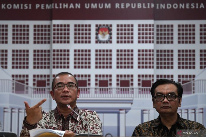 Di depan jokowi ketua kpu sebut sengketa pemilu di mk selesai