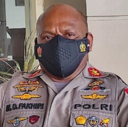 Polisi tahan 5 tersangka pembakar kantor kpu papua pegunungan 4 buron