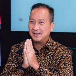 Profil Agus Gumiwang Kartasasmita: Menteri Perindustrian