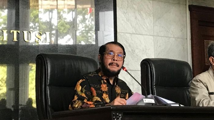 Mk tolak ubah syarat usia cagub anwar usman tak dilibatkan ambil putusan