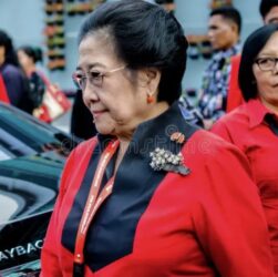 Hasto sebut ketua pdip jaktim jadi korban pencatutan ktp dukung dharma kun