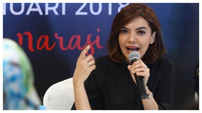 PADANG MEDIA - Najwa Shihab Dirujak Warganet, Sebut Jokowi Nebeng Pesawat