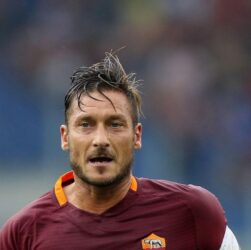 BAZOKABET - Francesco Totti comeback dari pensiun sepak bola