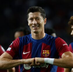 PADANGMEDIA - Red Star Vs Barcelona: Lewandowski dkk Menang 5-2